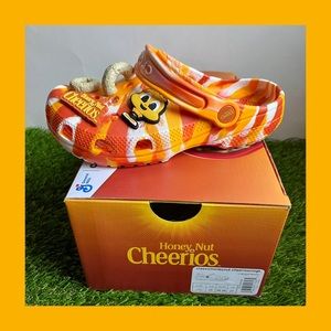 Crocs Cheerios 4